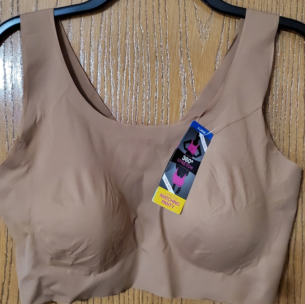 Bali Women's Bra in Tan. Bali Seamless 360° Stretch